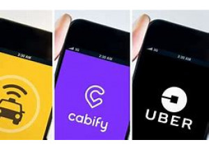 Uber y Cabify deben notificar todos sus viajes a un registro público del Ministerio de Fomento