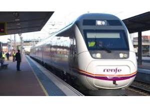 Facua pide a Renfe y Fomento que aumenten el número de plazas de movilidad reducidad en los trenes