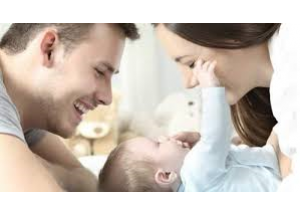 Los madres y padres con hijos nacidos en 2014 y 2015 ya pueden solicitar la devolución del IRPF