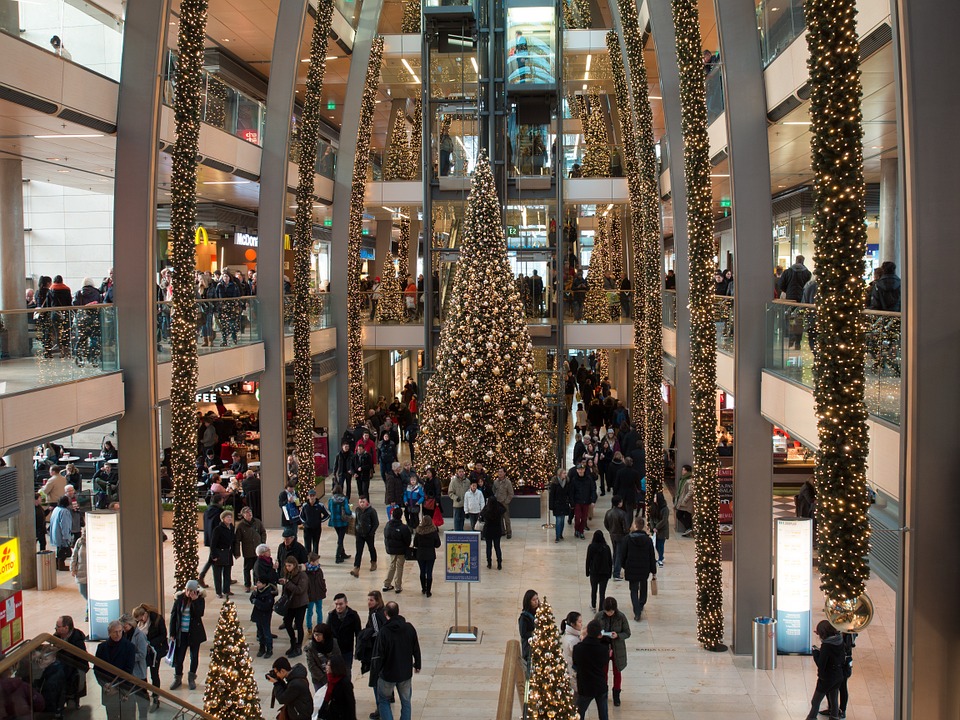 Los consumidores gastan un 12% más en cada acto de compra durante la Navidad, pero con cestas más pequeñas