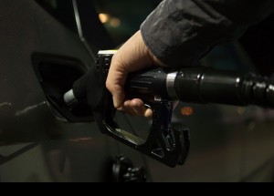Un consumidor pot estalviar fins a 240 euros a l’any en combustible en funció del sortidor que triï, segons OCU