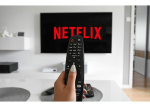 Netflix se enfrenta a una denuncia en España por subir los precios: FACUA dice que va contra la ley, Netflix afirma lo contrario