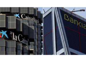 Dudas sobre si la absorción de CaixaBank a Bankia beneficiará o perjudicará a los consumidores