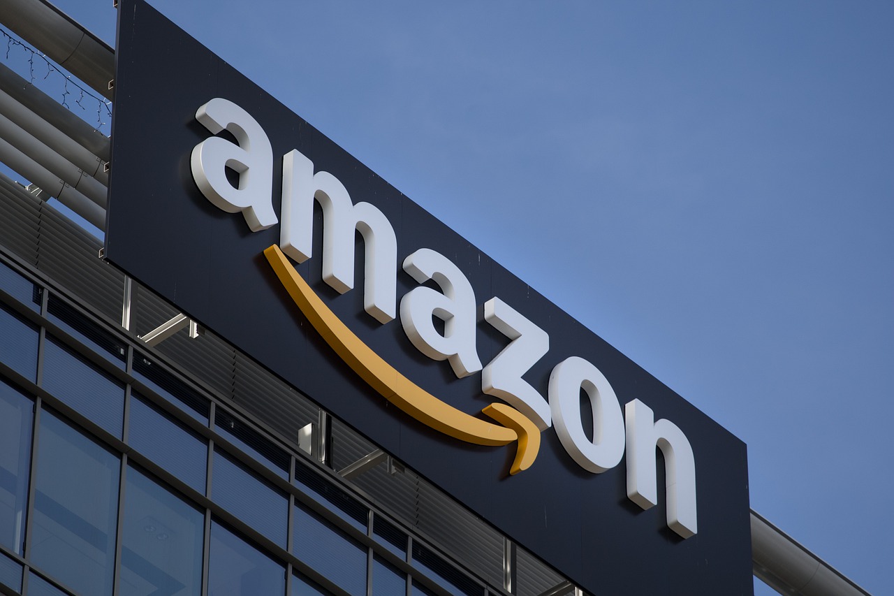 Amazon demandarà a empreses per a protegir els consumidors de les ressenyes falses de 350.000 usuaris
