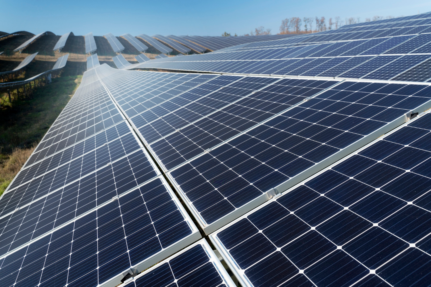 Paneles solares en comunidades de vecinos: Guía sobre autoconsumo energético colectivo